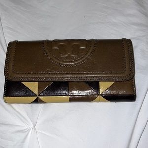 Tory Burch wallet